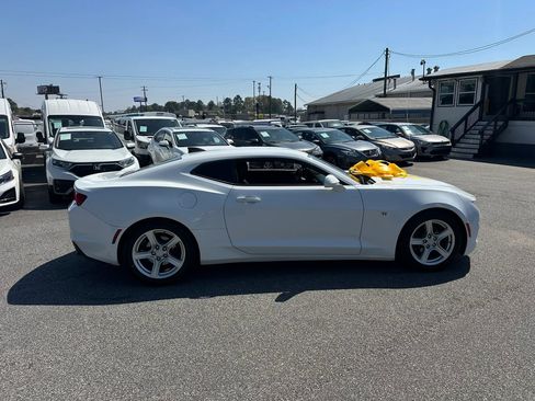 Used 2019 Chevrolet Camaro LT image 9