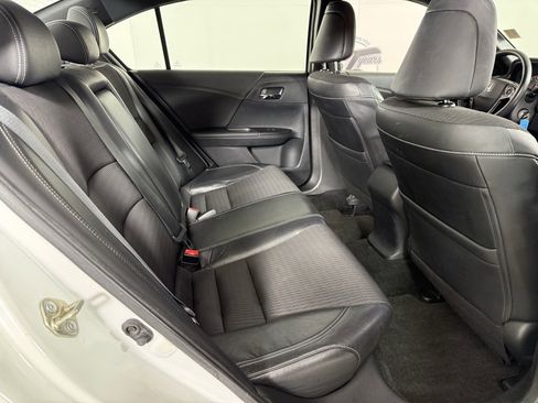 Used 2016 Honda Accord Sport image 17