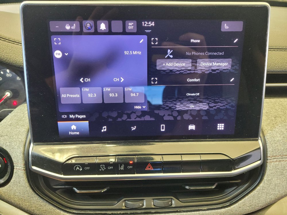 Used 2022 Jeep Compass Latitude w/ Sun and Sound Group AWD/4WD image 25