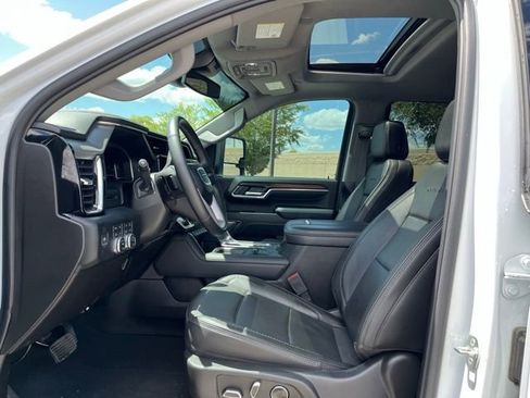 Used 2024 GMC Sierra 2500 Denali AWD/4WD image 15