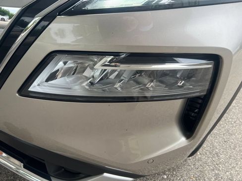 Certified 2023 Nissan Rogue Platinum w/ Platinum Premium Package AWD/4WD image 31