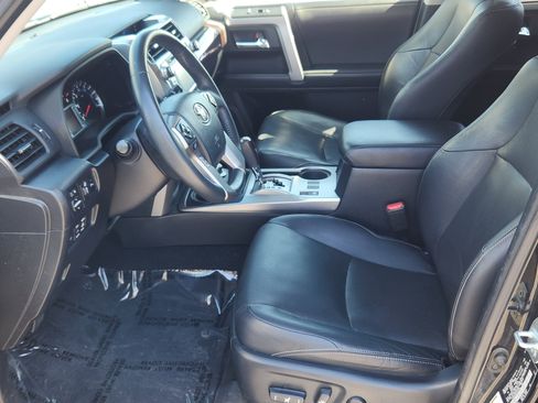 Used 2019 Toyota 4Runner Limited w/ Preferred Accessory Package AWD/4WD image 13