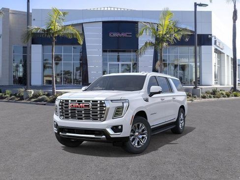 Used 2026 GMC Yukon XL Denali AWD/4WD image 8