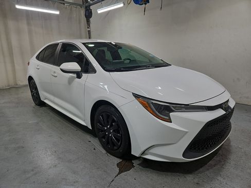 Used 2020 Toyota Corolla LE image 4