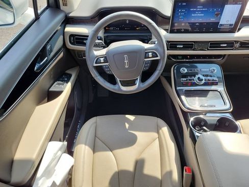 Used 2023 Lincoln Nautilus Reserve AWD/4WD image 28