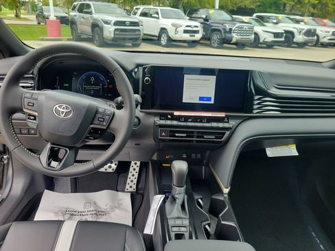 Used 2026 Toyota Camry SE w/ Multimedia Upgrade Package FWD image 17