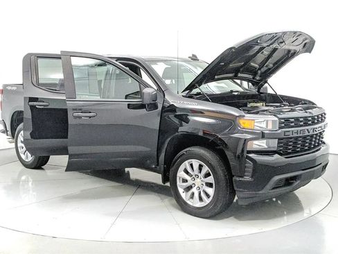 Used 2019 Chevrolet Silverado 1500 Custom w/ Custom Value Package image 9