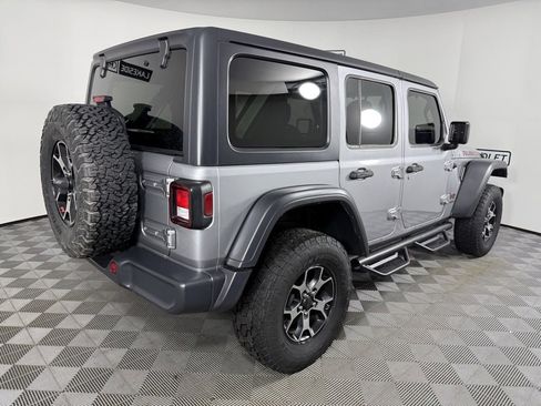 Used 2018 Jeep Wrangler Unlimited Rubicon w/ Cold Weather Group image 6