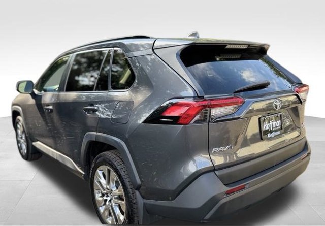 Used 2019 Toyota RAV4 XLE Premium w/ All Weather Liner Package AWD/4WD image 5