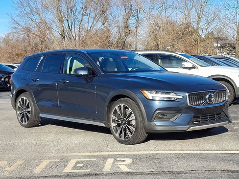 Used 2020 Volvo V60 T5 Cross Country w/ Protection Package image 1