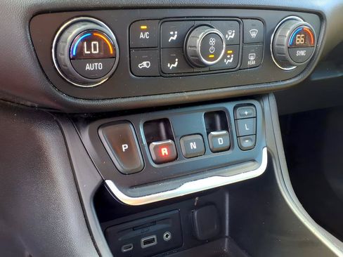 Used 2019 GMC Terrain SLT w/ Preferred Package FWD image 21