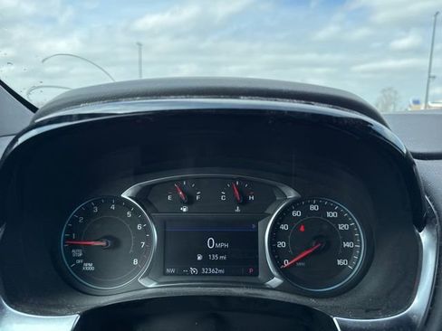 Used 2023 Chevrolet Traverse LT image 10