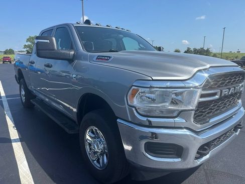 Used 2024 RAM 2500 Tradesman w/ Chrome Appearance Group AWD/4WD image 3