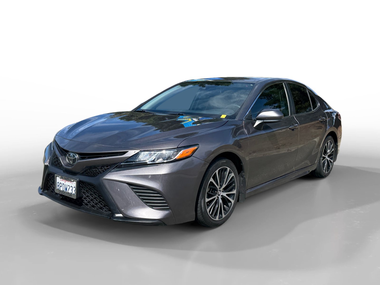 Used 2020 Toyota Camry SE FWD image 1