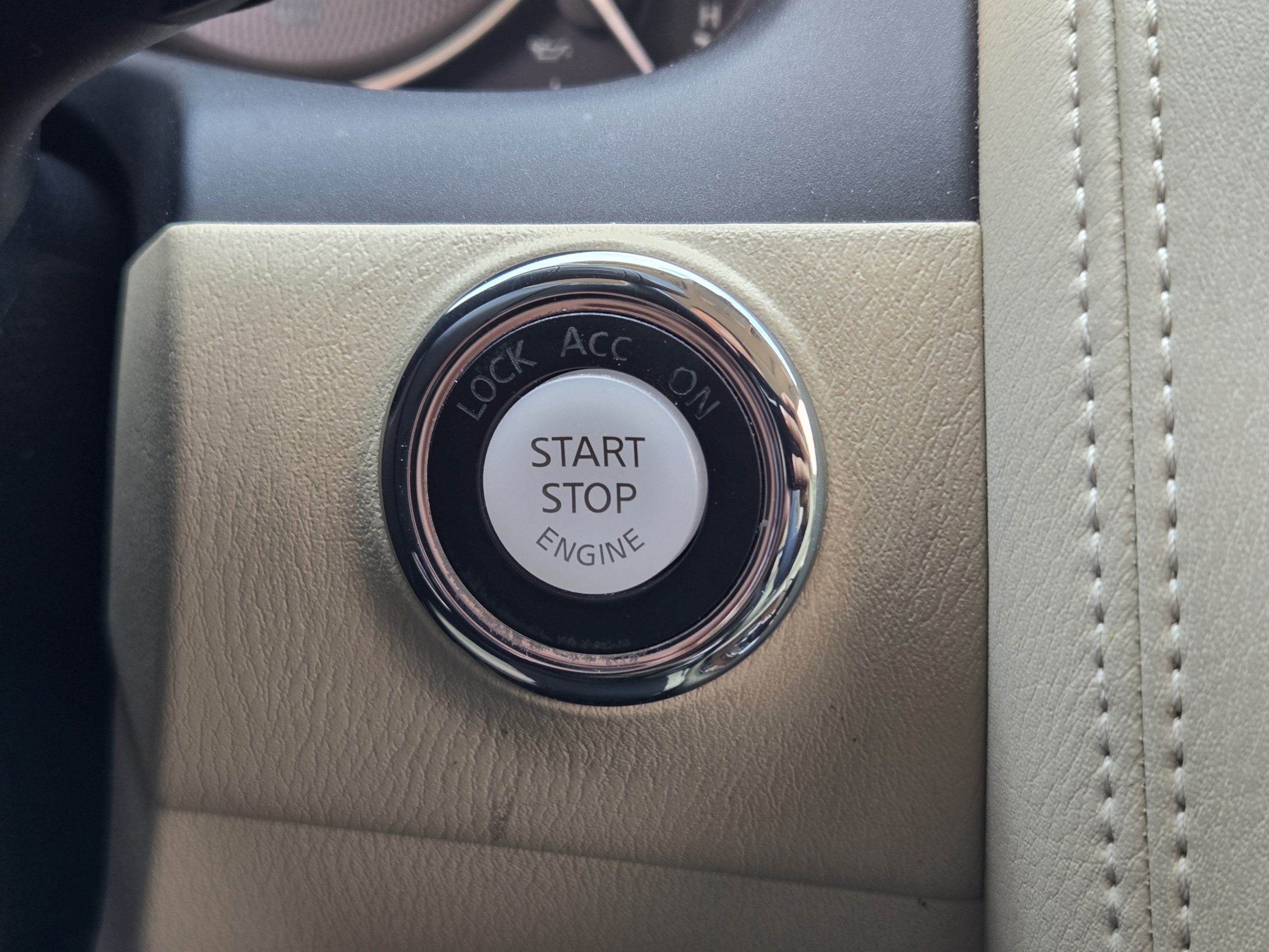 Used 2018 INFINITI QX80 4WD w/ Driver Assistance Package image 19
