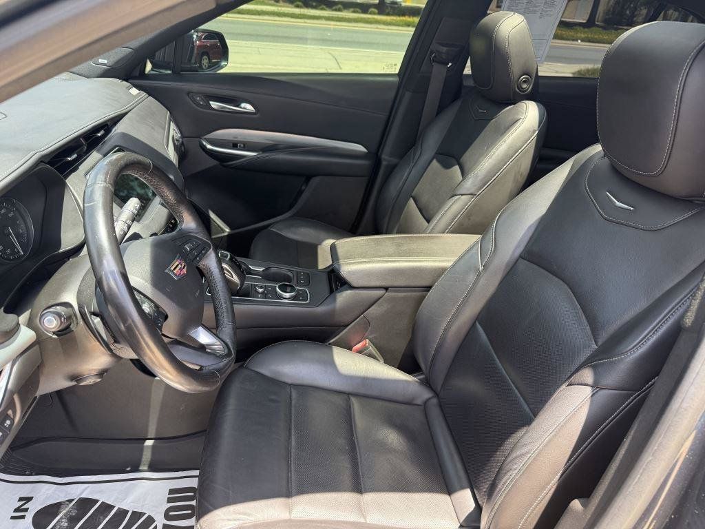Used 2019 Cadillac XT4 Premium Luxury w/ Technology Package FWD image 11