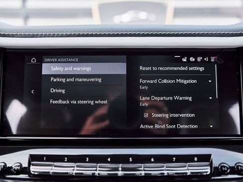 Used 2026 Rolls-Royce Cullinan Black Badge AWD/4WD image 85