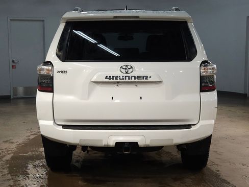 Used 2016 Toyota 4Runner SR5 Premium image 6