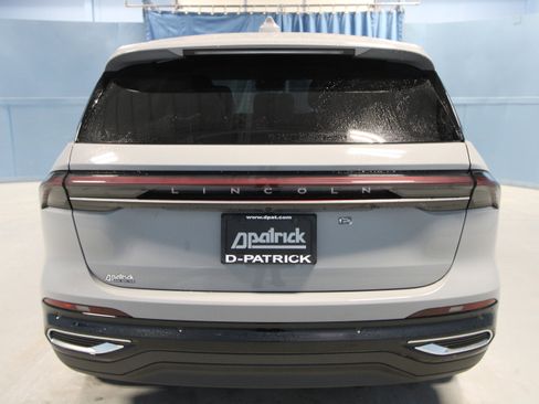 New 2026 Lincoln Nautilus Premier image 27