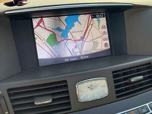 Used 2018 INFINITI Q70 L 3.7 AWD/4WD image 14