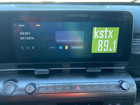 Used 2025 Hyundai Kona SEL image 12