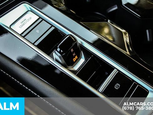 Used 2025 Volkswagen Atlas SE image 39