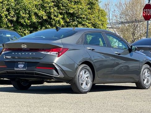 New 2026 Hyundai Elantra SE FWD image 6