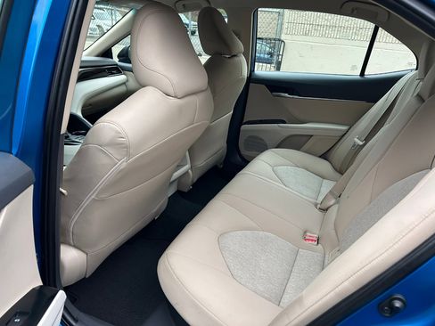 Used 2020 Toyota Camry LE w/ Fleet Convenience Package image 13