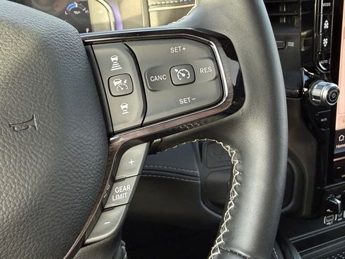 New 2025 RAM 2500 Limited image 18