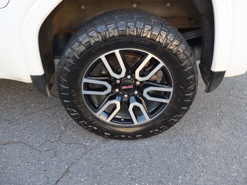 Used 2022 GMC Sierra 1500 AT4 w/ AT4 Premium Package AWD/4WD image 41