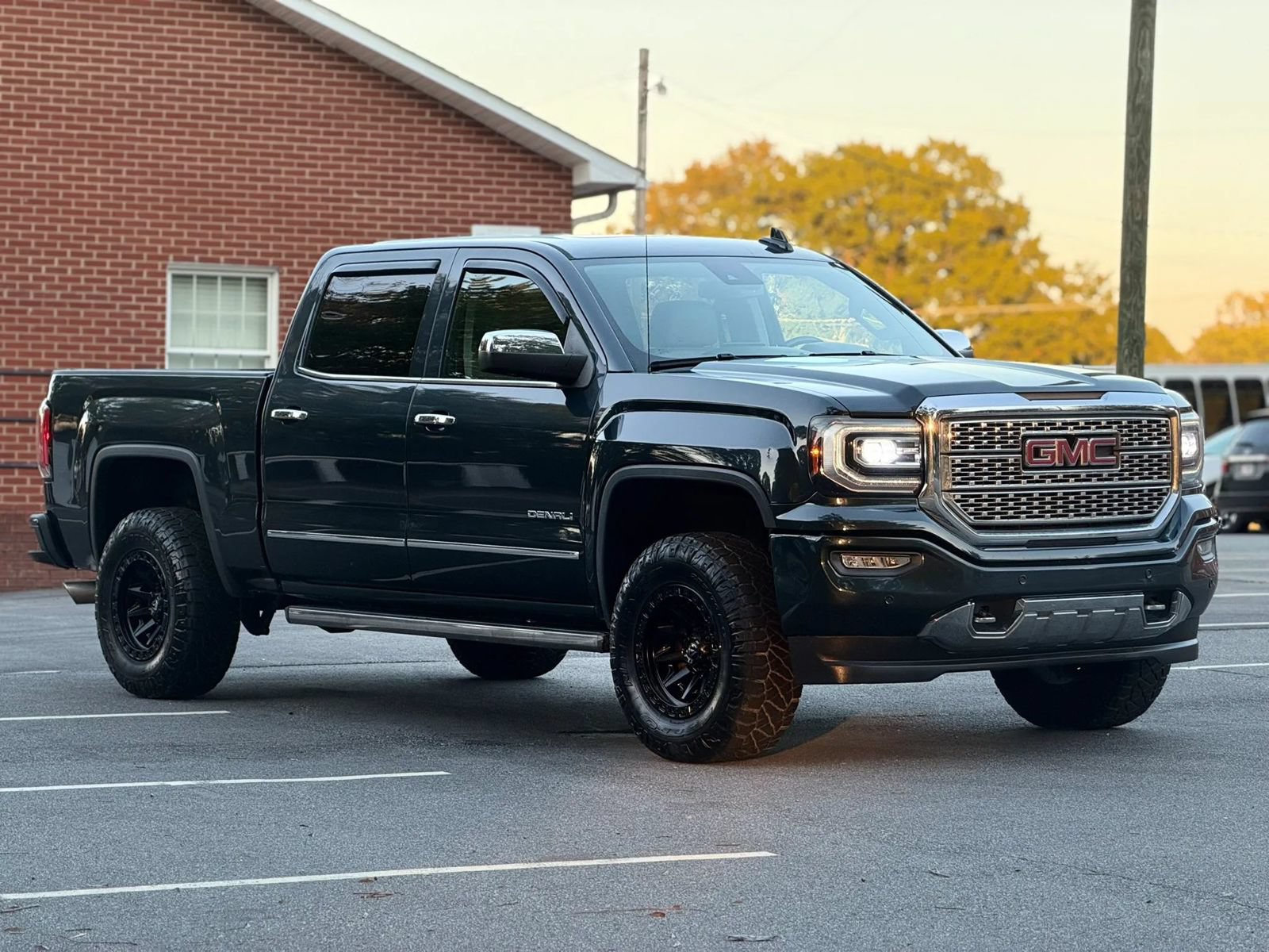 Used 2018 GMC Sierra 1500 Denali w/ Denali Ultimate Package AWD/4WD image 8