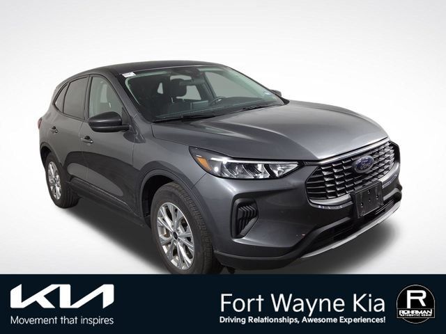 Used 2025 Ford Escape Active FWD image 5