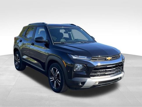 Used 2023 Chevrolet TrailBlazer LT image 1