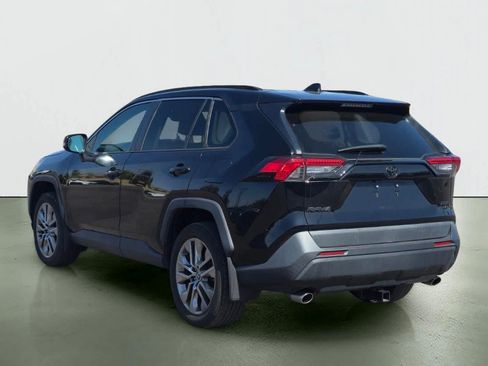 Used 2020 Toyota RAV4 XLE Premium AWD/4WD image 4