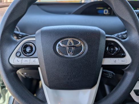 Used 2017 Toyota Prius Two image 19