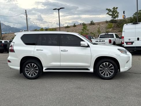Used 2022 Lexus GX 460 Luxury w/ Off Road Package AWD/4WD image 9