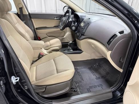 Used 2010 Hyundai Elantra SE FWD image 7