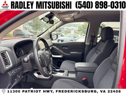 Used 2023 Nissan Frontier SV w/ SV Convenience Package AWD/4WD image 3