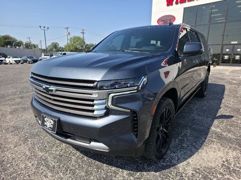 Used 2021 Chevrolet Suburban High Country AWD/4WD image 3