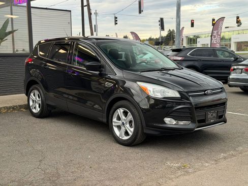 Used 2015 Ford Escape SE AWD/4WD image 3