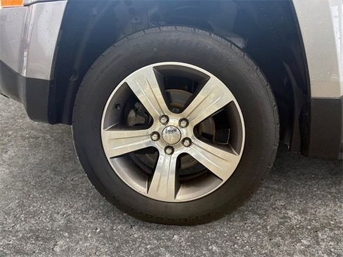 Used 2016 Jeep Patriot High Altitude image 12