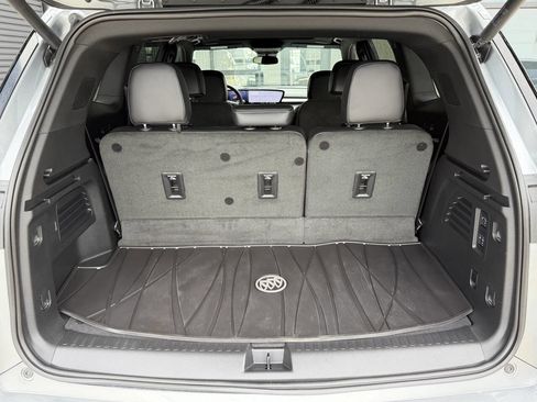Used 2025 Buick Enclave Avenir w/ Trailering Package, 5000 lbs. image 38