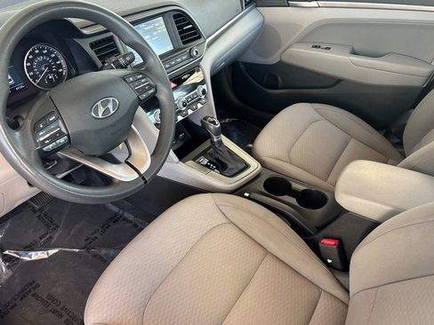Used 2020 Hyundai Elantra SEL image 11