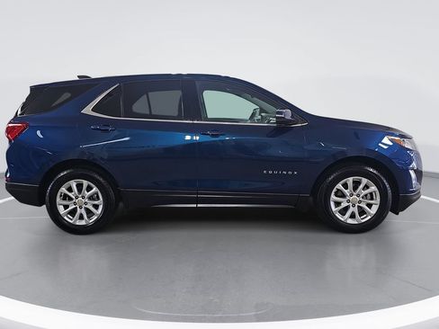 Used 2019 Chevrolet Equinox LT FWD image 2