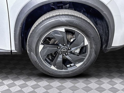 Used 2025 Nissan Rogue SV image 39