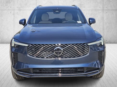 New 2026 Volvo XC90 B6 Plus image 2