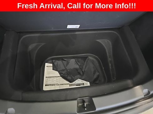Used 2024 Tesla Model Y Long Range AWD/4WD image 25