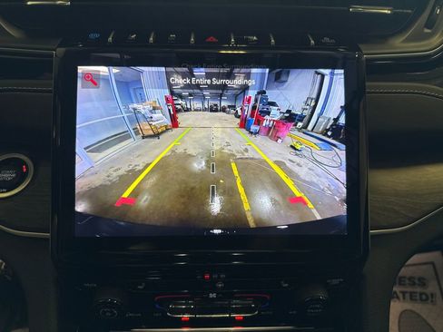 Used 2023 Jeep Grand Cherokee 4WD 4xe image 19