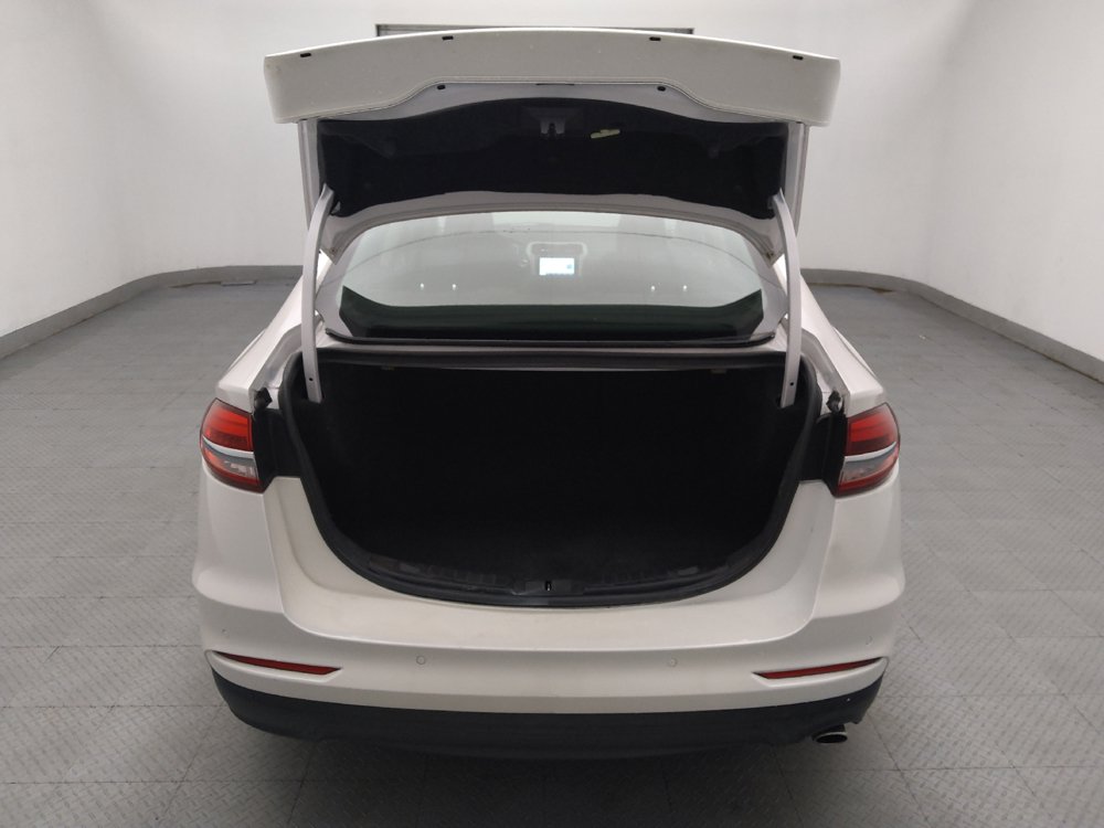 Used 2020 Ford Fusion SE FWD image 29