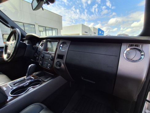 Used 2016 Ford Expedition Platinum AWD/4WD image 14